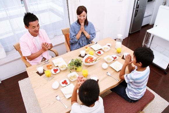 食事には彩も加えて